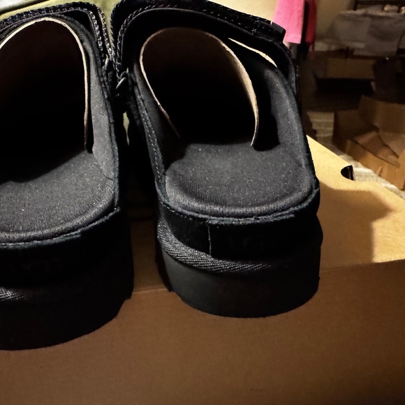 UGG Women's Goldenstar Clog - Picture 6 of 7